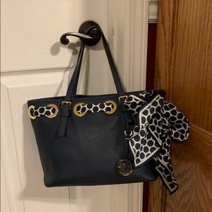 Navy leather Michael Kors purse in excellent shape